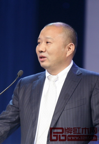 龙天红木小镇年年红董事长金樟溪-1