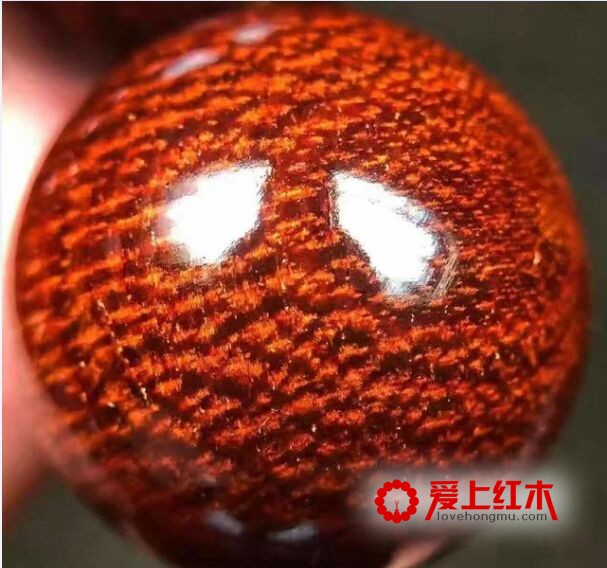 大龙鳞纹理的紫檀手串是什么样子的？-3