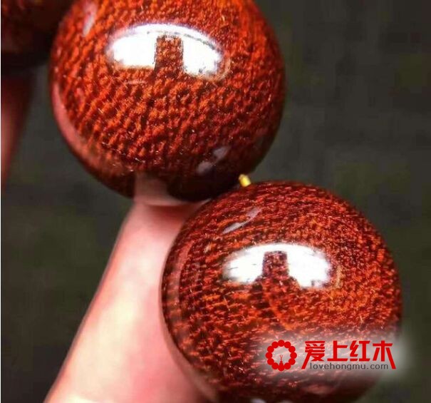 大龙鳞纹理的紫檀手串是什么样子的？-2