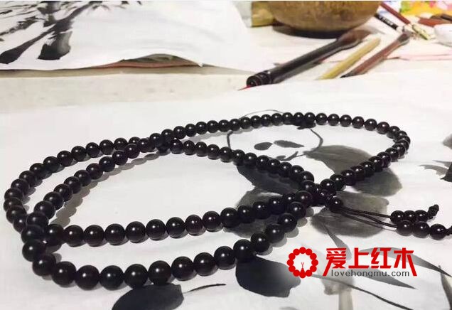 红木手串是精品，日常保养需做好“三防-2