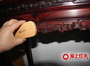 换季了 红木家具要如何保养