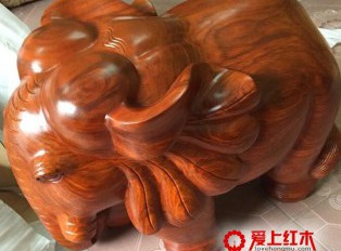 用红木雕刻成的大象摆件一般使用什么材质