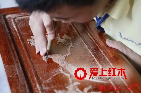 檀雕车间揭开传承有序檀雕手作师的神秘面纱-2