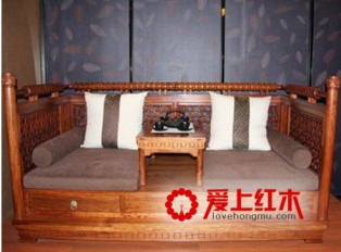 夏天雨季较多 红木家具防水防潮需重视