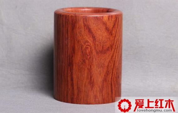 介绍红木笔筒的保养方法