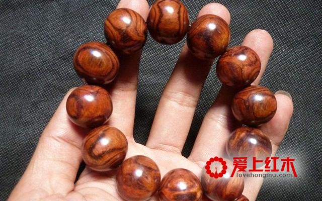 海南花梨木手串佩戴有讲究，赶紧了解一下吧-1