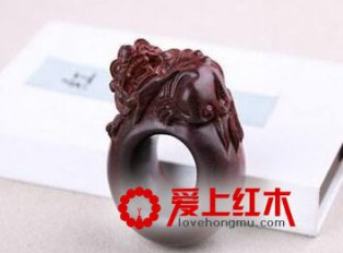 选红木的首饰品哪种好？哪种首饰有利于身体健康
