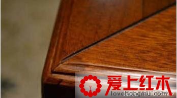 红木家具伸缩缝是什么 属于质量问题吗-1