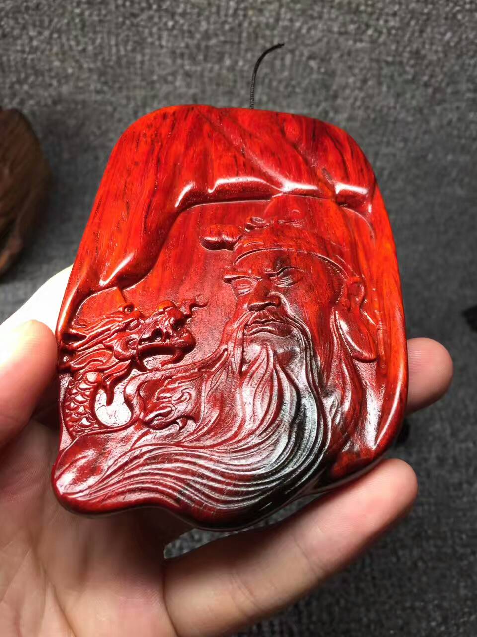 粗金星小叶紫檀《武圣关公》 泥料火焰纹辟邪挂饰-1