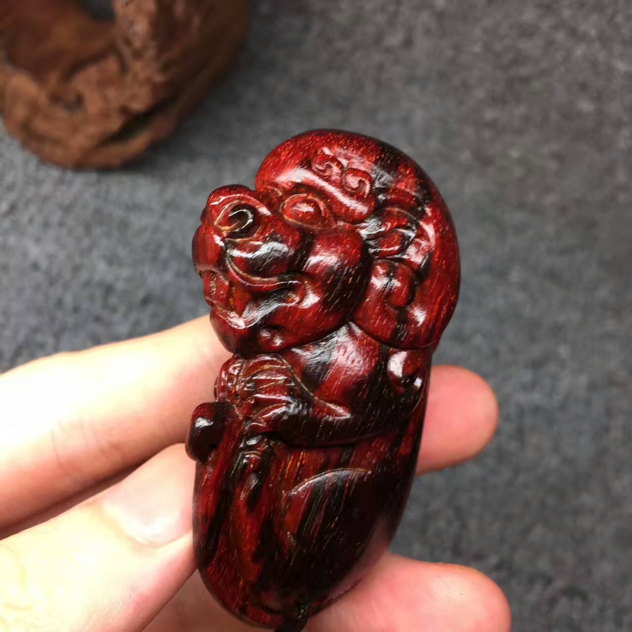 小叶紫檀精品《招财貔貅》小手把件 可做服饰搭配-6