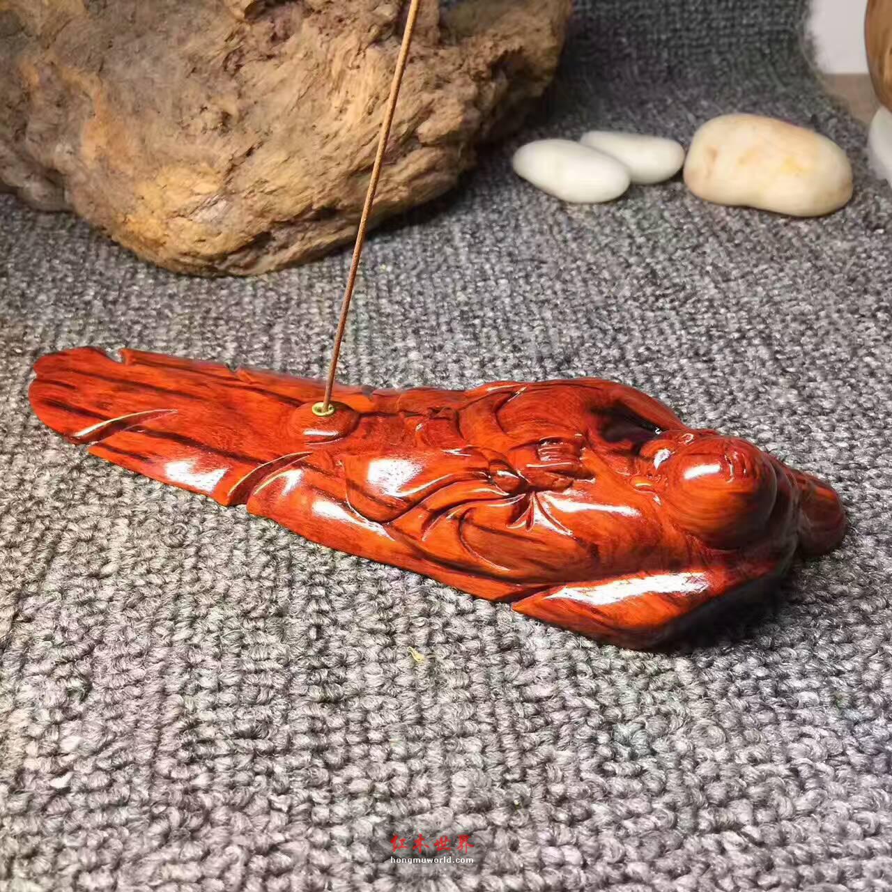 《善财童子》香插 小叶紫檀鸡血红泥料打造-7
