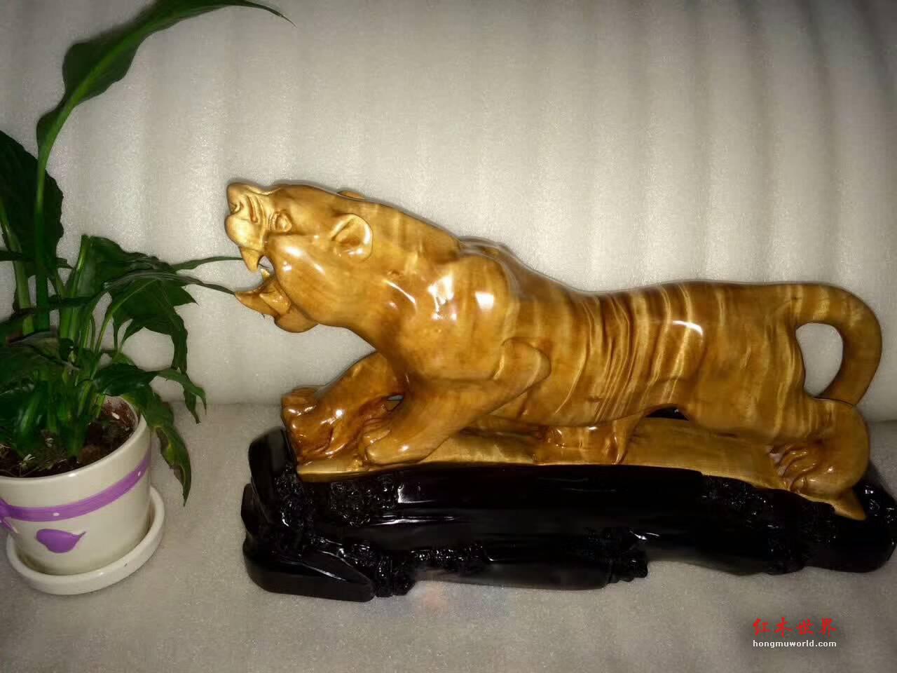金丝楠工艺品《威震山河》手工雕刻老虎栩栩如生-4