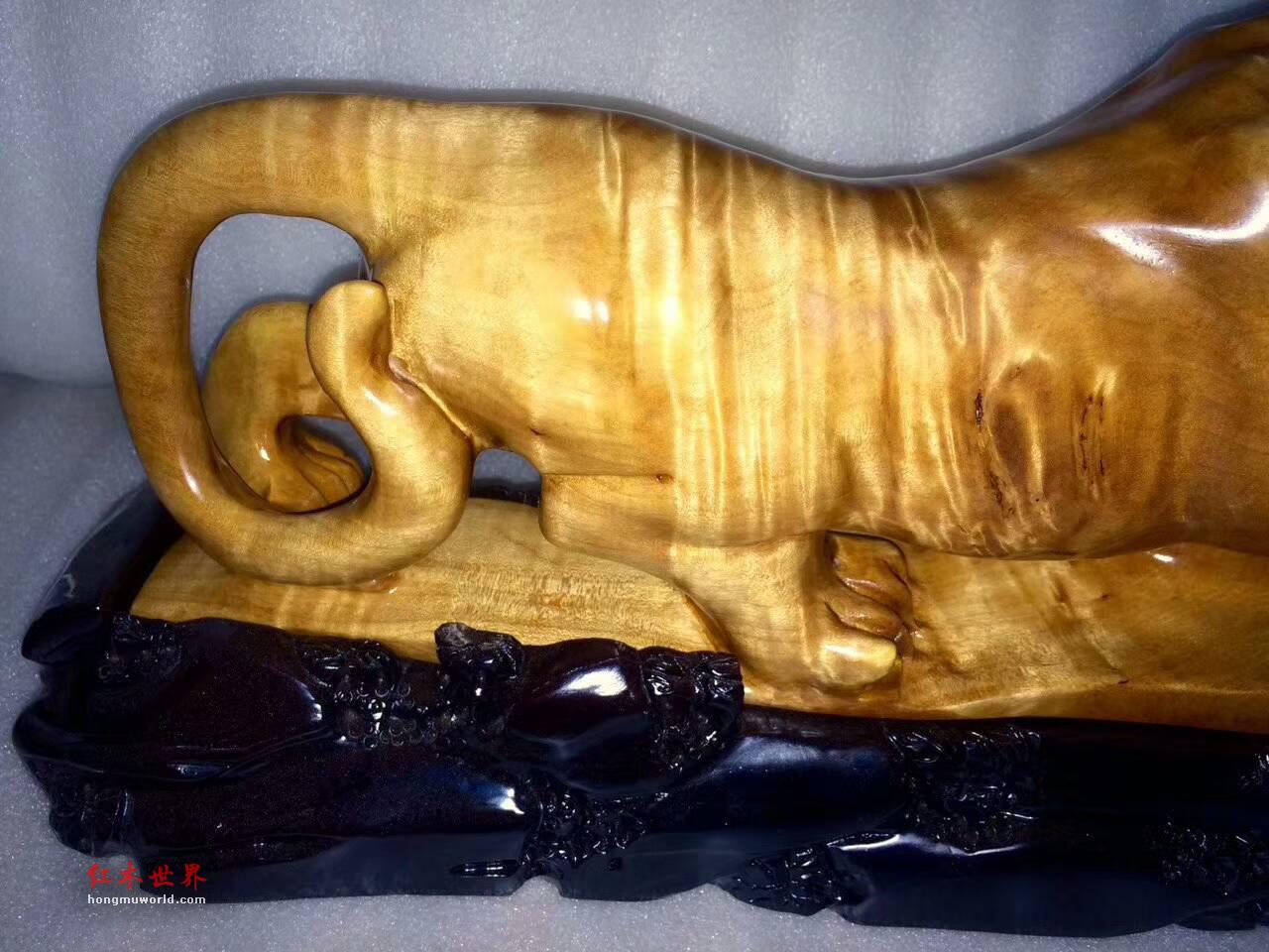 金丝楠工艺品《威震山河》手工雕刻老虎栩栩如生-2