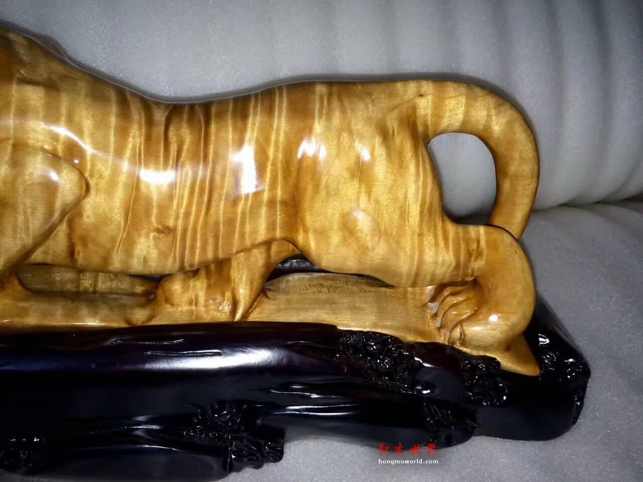 金丝楠工艺品《威震山河》手工雕刻老虎栩栩如生-5