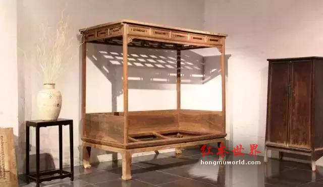 马未都说架子床：睡过架子床的人，大多不再想睡西式床-1